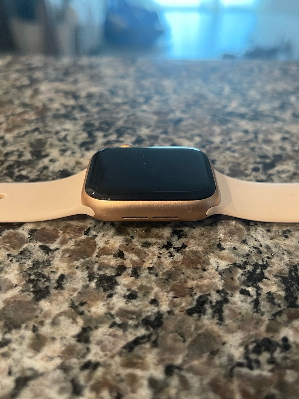 Apple Watch, Series 5, 40mm, Rose Gold - Picture 5 of 8